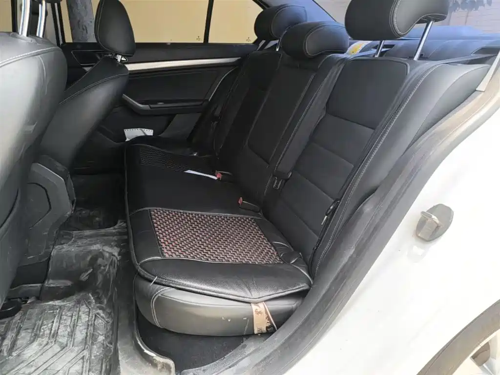 Volkswagen Lavida 2015 230TSI DSG Comfort Edition фото 17
