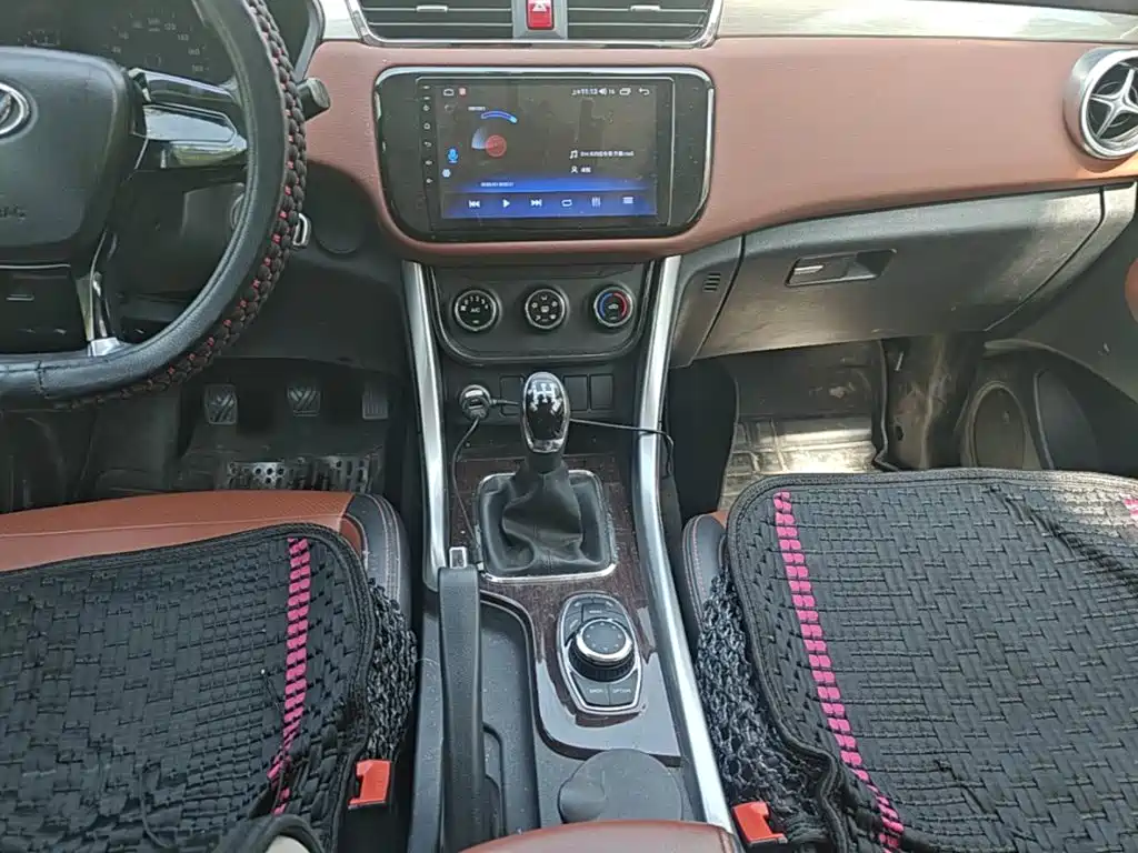 BAIC Huansu S3 2016 2016 S3L 1.5L Manual Premium