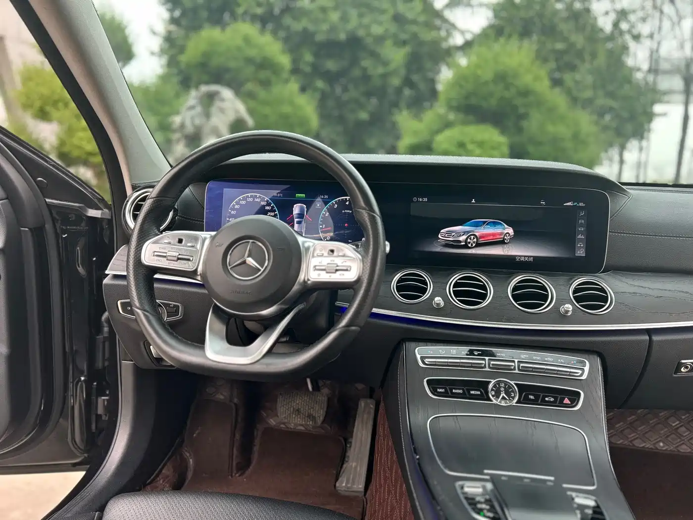 Mercedes-Benz E-Class 2020 Model E 260 L Sport фото 13