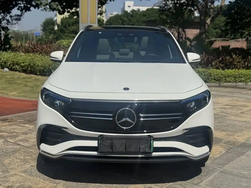 Photo 2 - Mercedes-Benz EQA