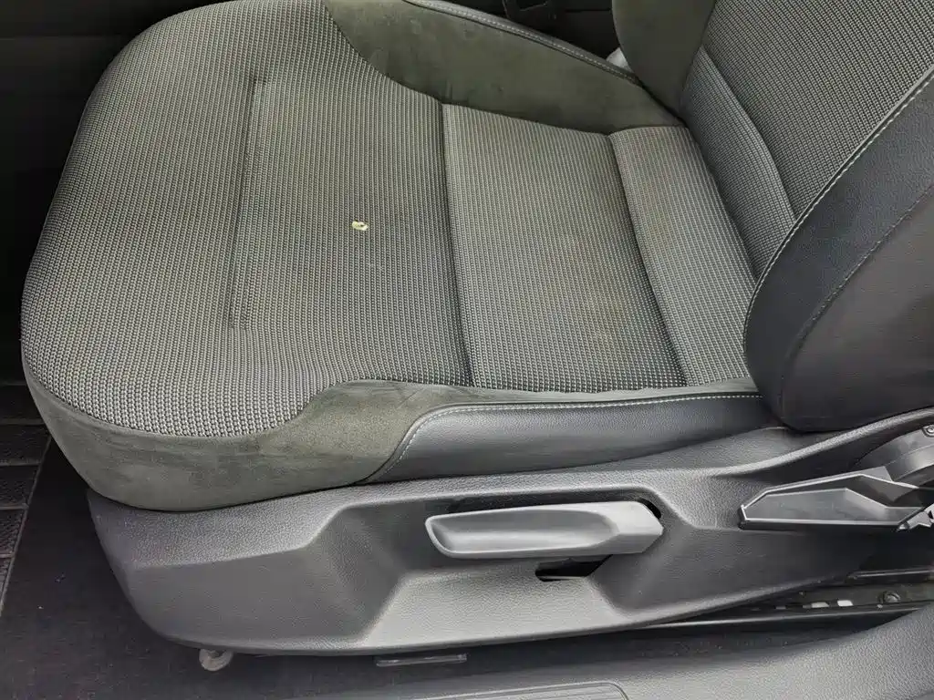 Volkswagen Golf 2018 1.6L Automatic Comfort фото 20
