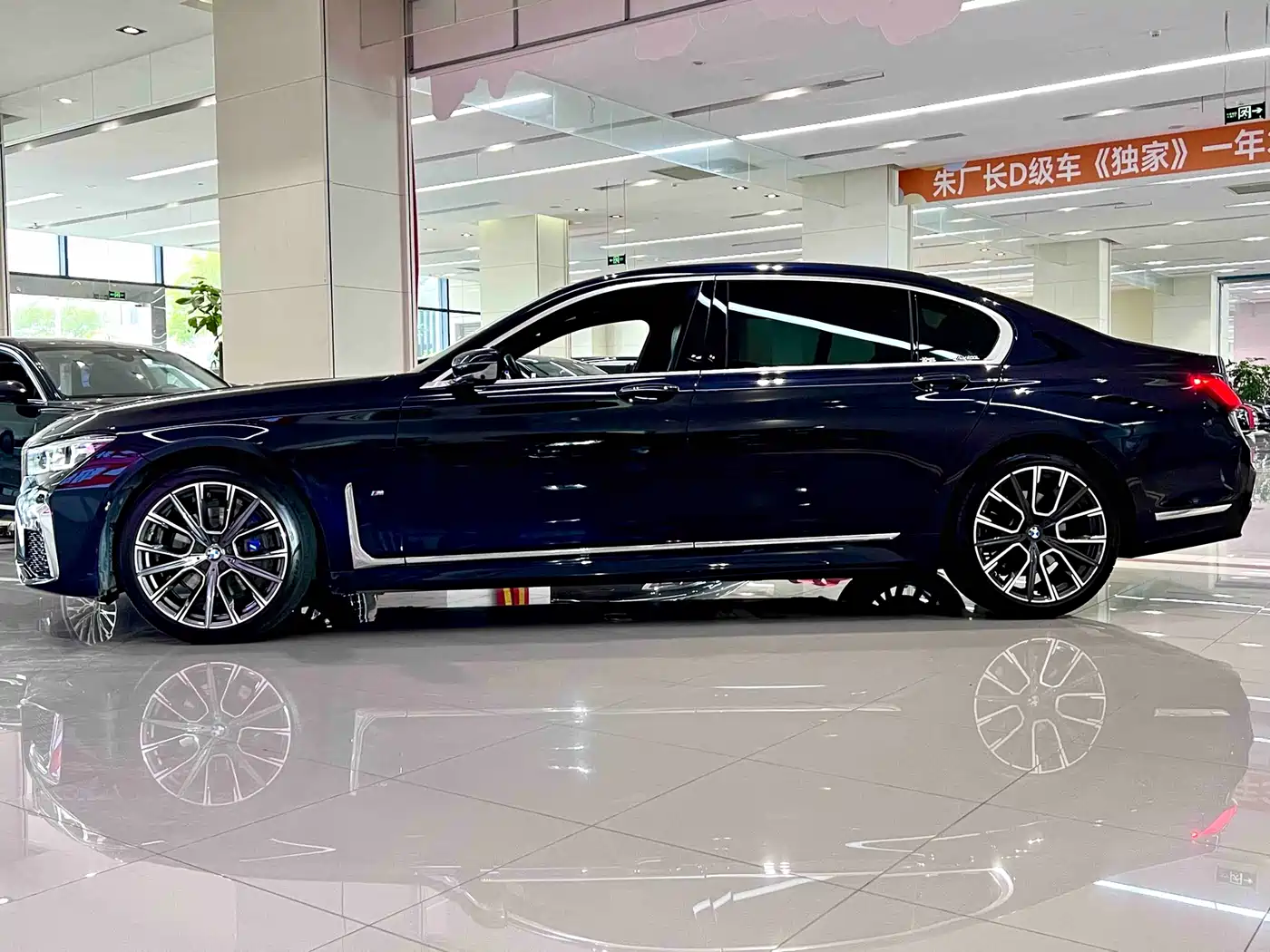 BMW 7 Series 2019 Facelift 740Li Leading M Sport Package фото 3