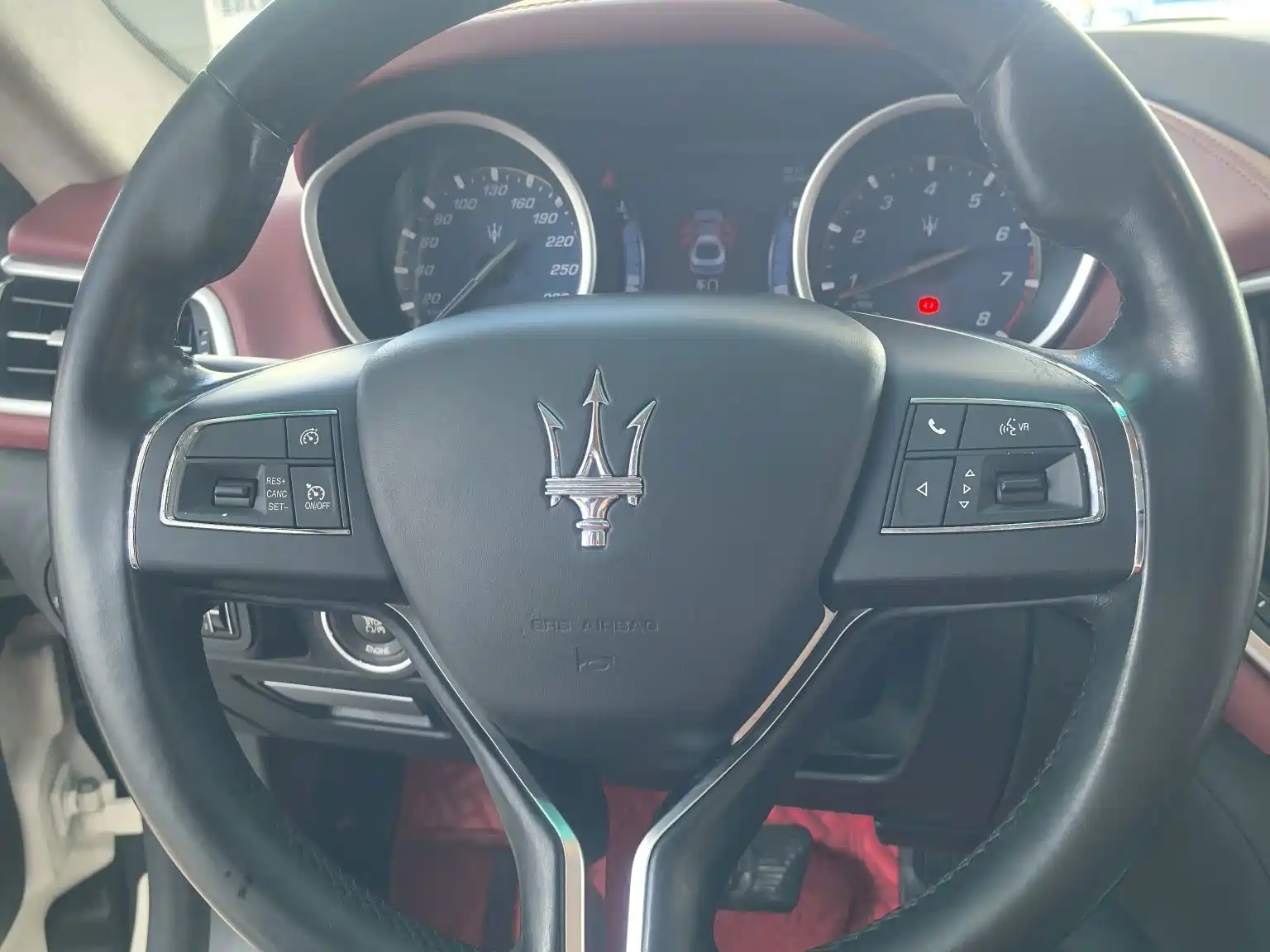 Photo 19 - Maserati Ghibli