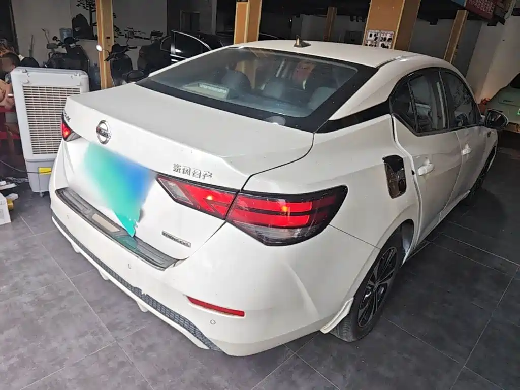 Фото 7 - Nissan Sylphy