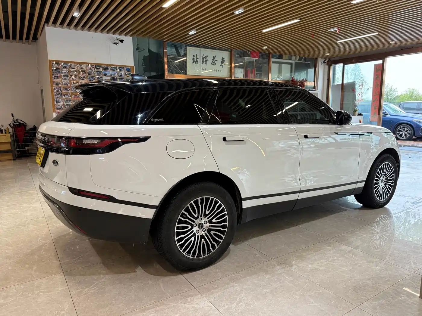 Land Rover Range Rover Velar 2020 P250 фото 4