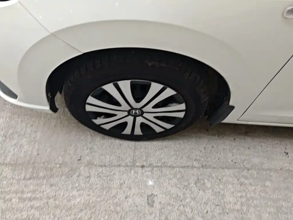 Фото 23 - Honda Fit