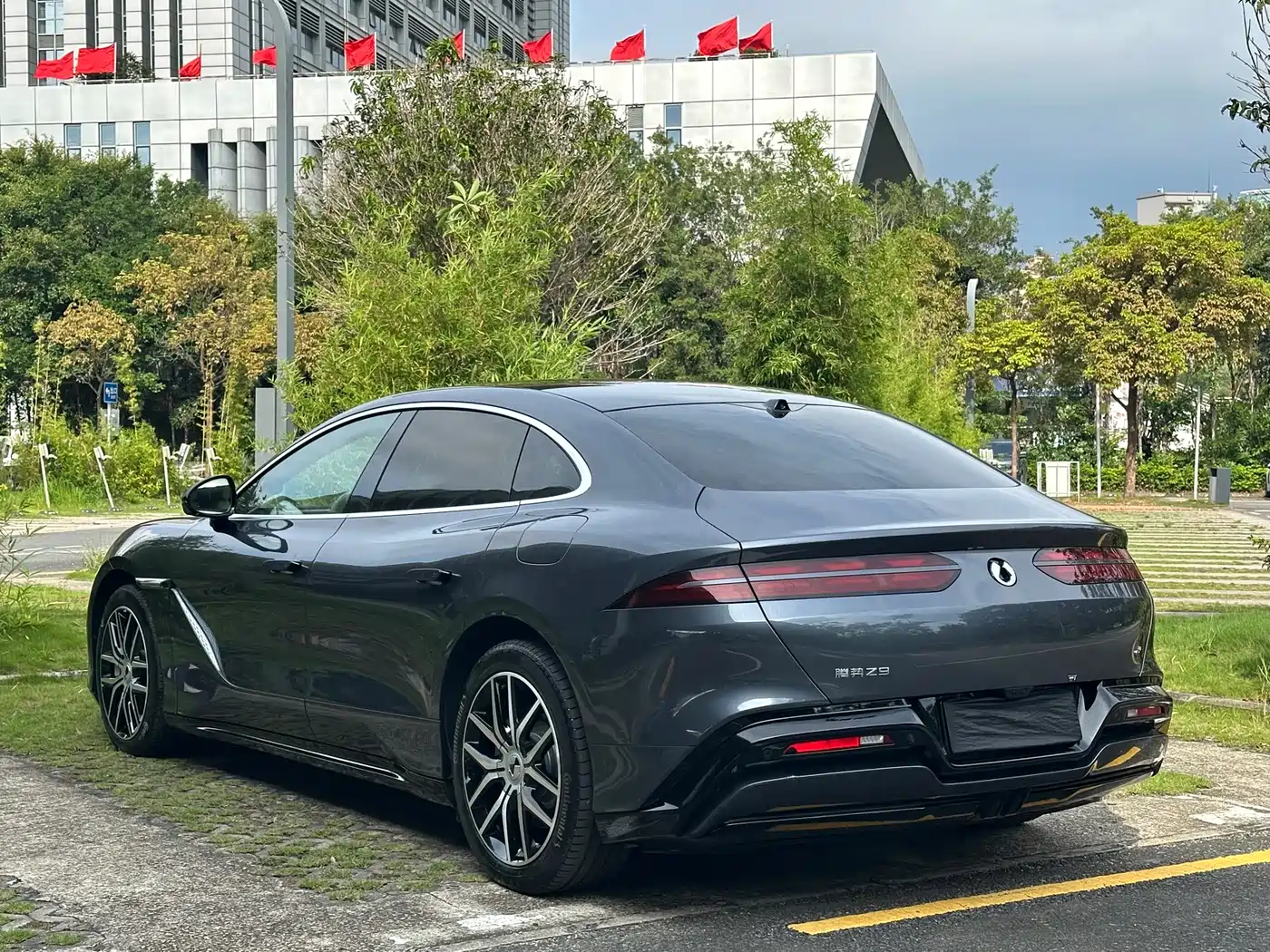 Denza Z9 2024 Model 1100km AWD Max Edition фото 4