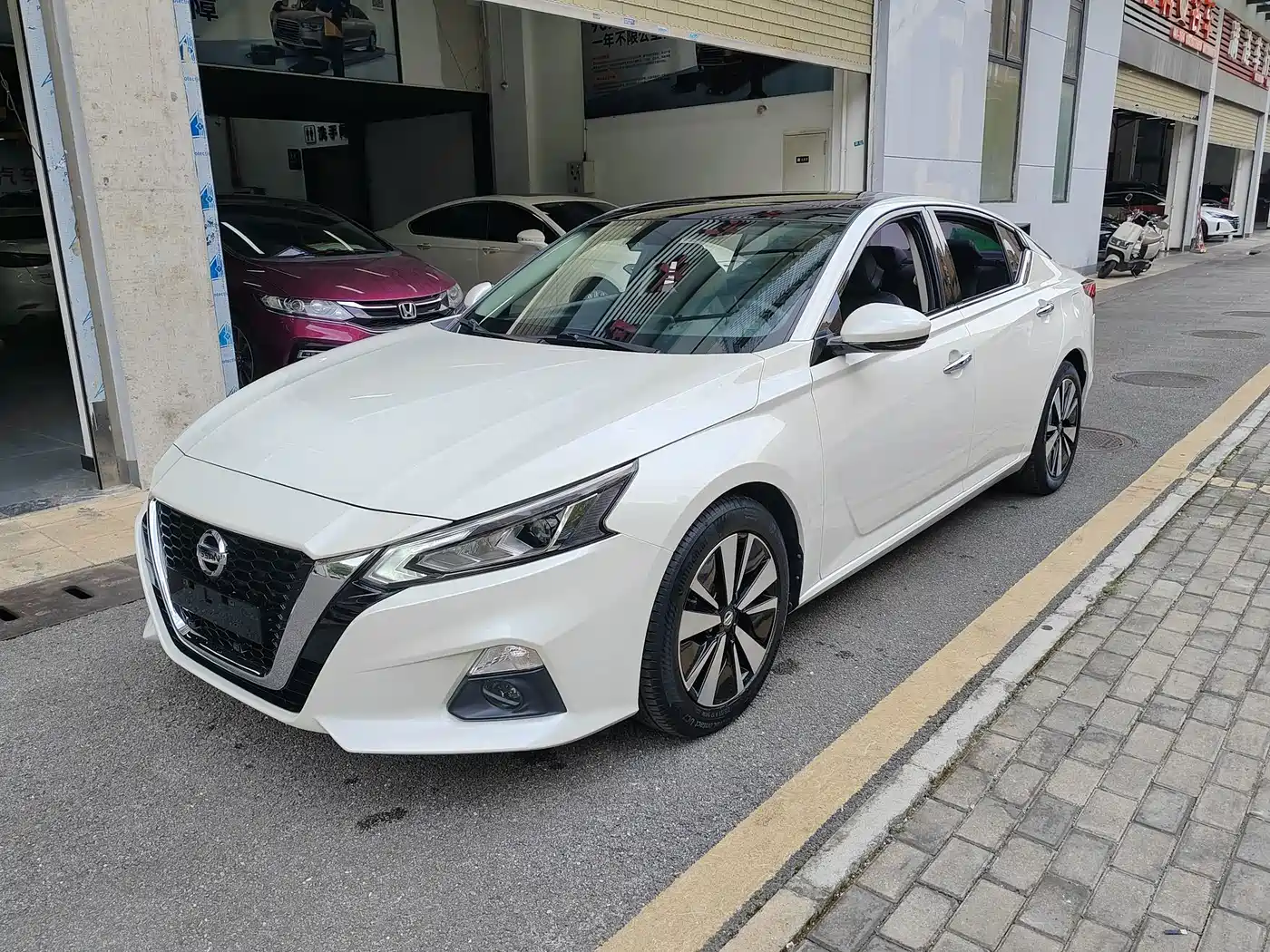 Nissan TEANA