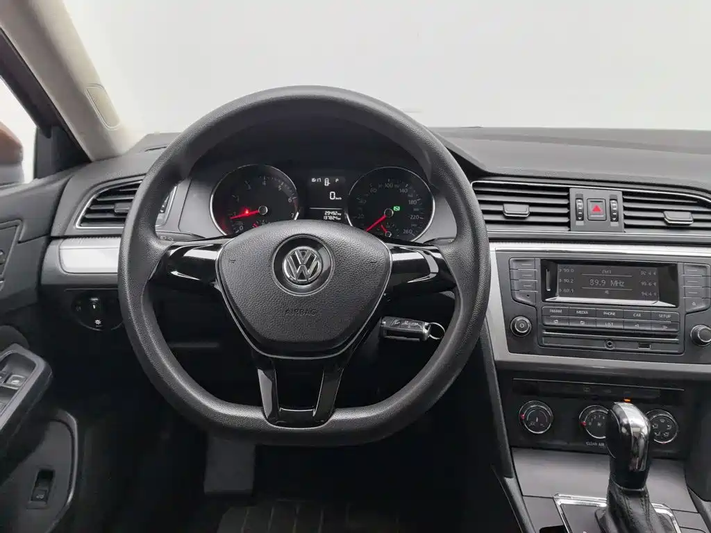 Photo 11 - Volkswagen Lamando