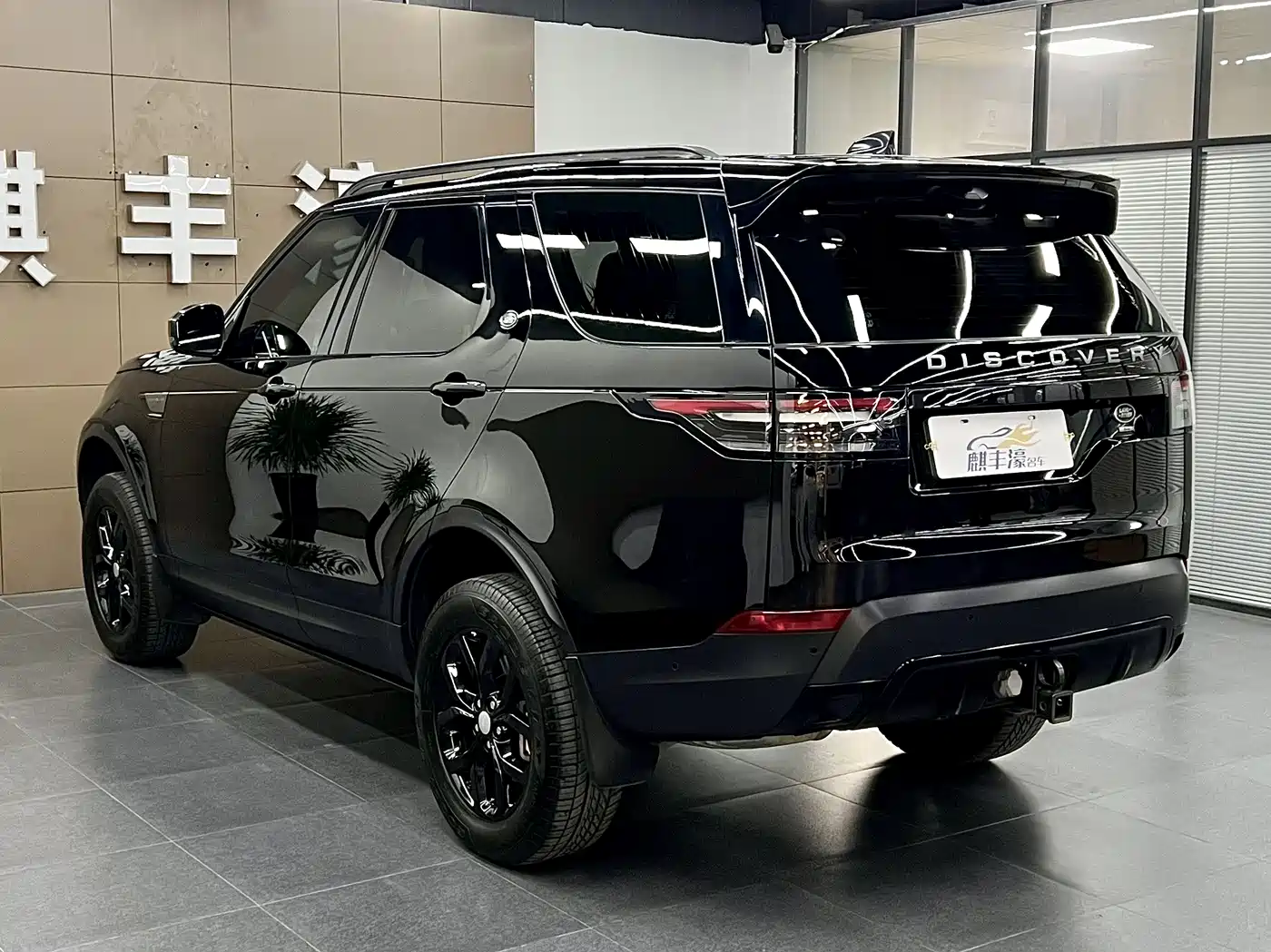 Land Rover Discovery 2018 3.0 SC V6 SE фото 19