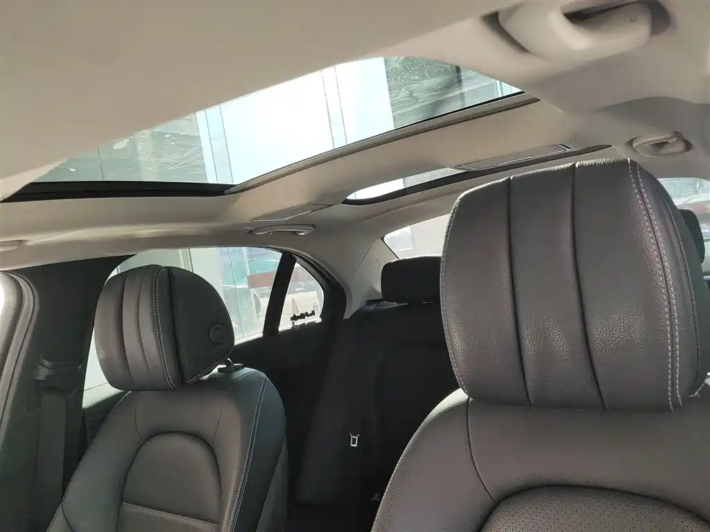 Mercedes-Benz C-Class 2017 Facelift C 200 L Sport Edition фото 18