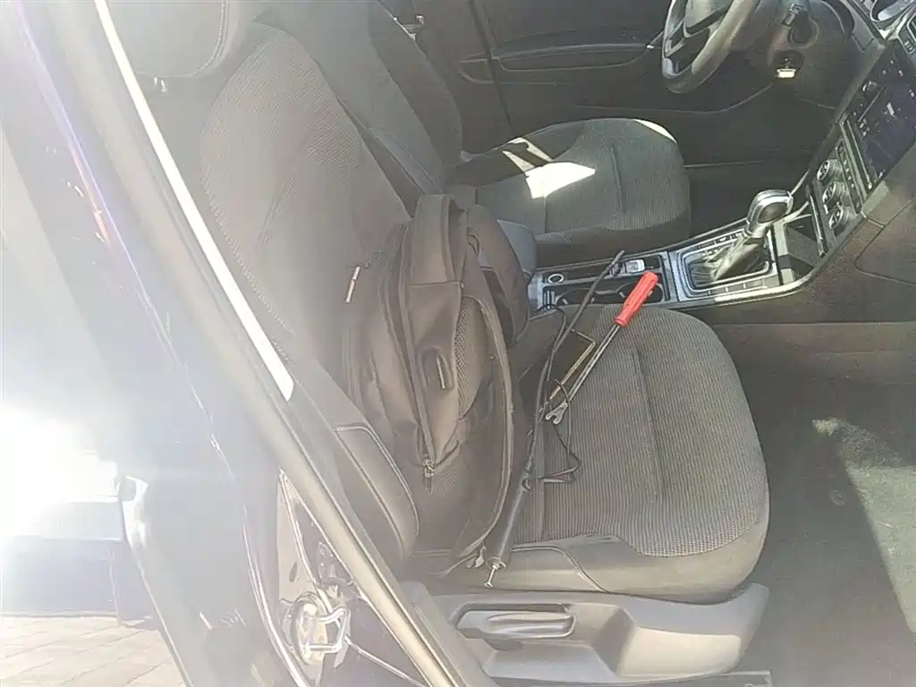 Volkswagen Golf Electric 2020 Chi фото 25