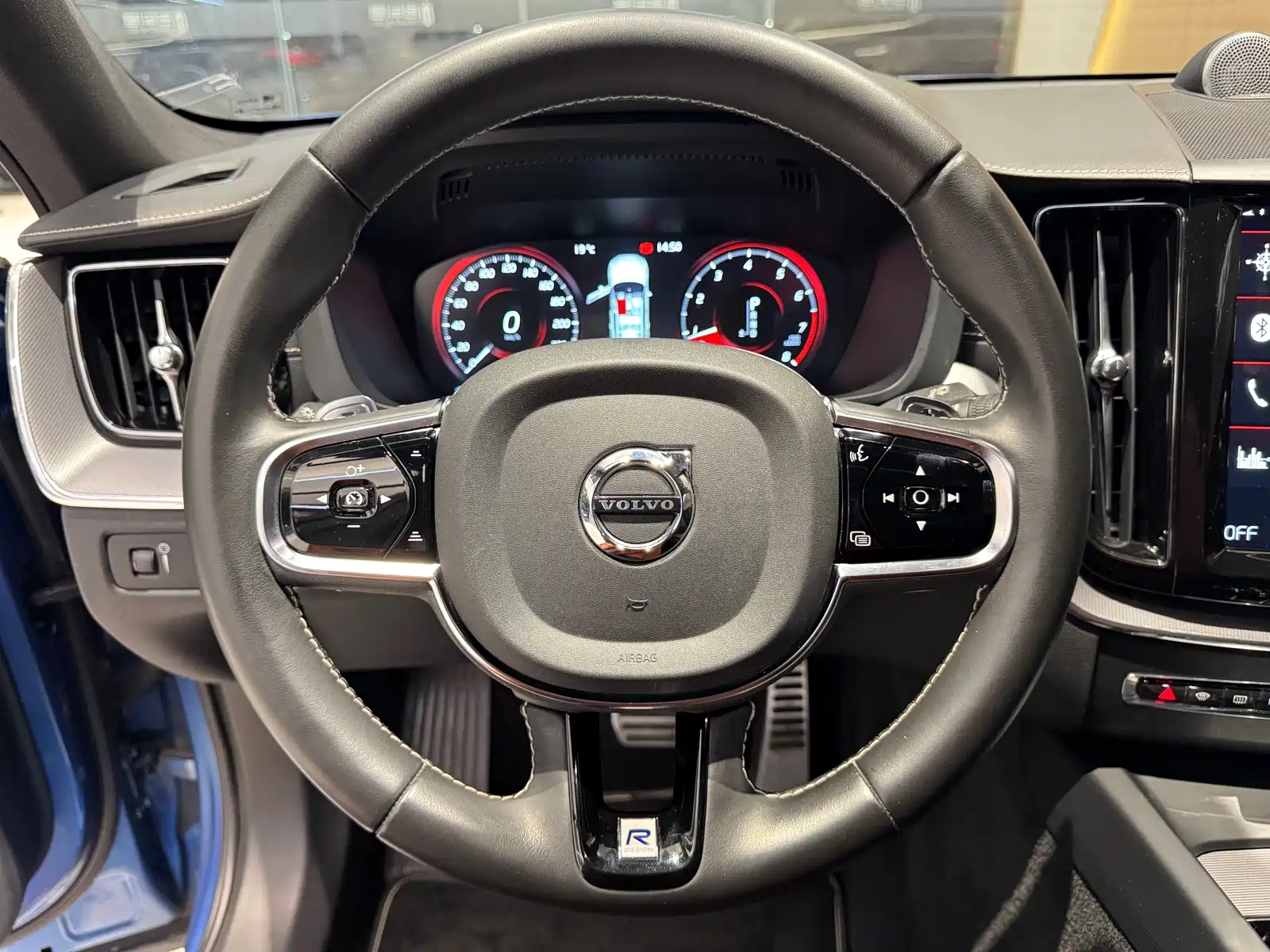 Фото 13 - Volvo XC60