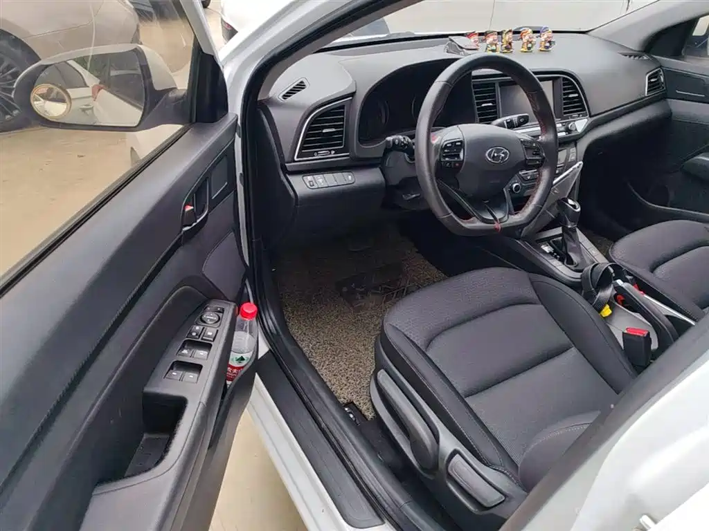 Hyundai Elantra 2018 1.4T DCT Dynamic·Vitality Model фото 16