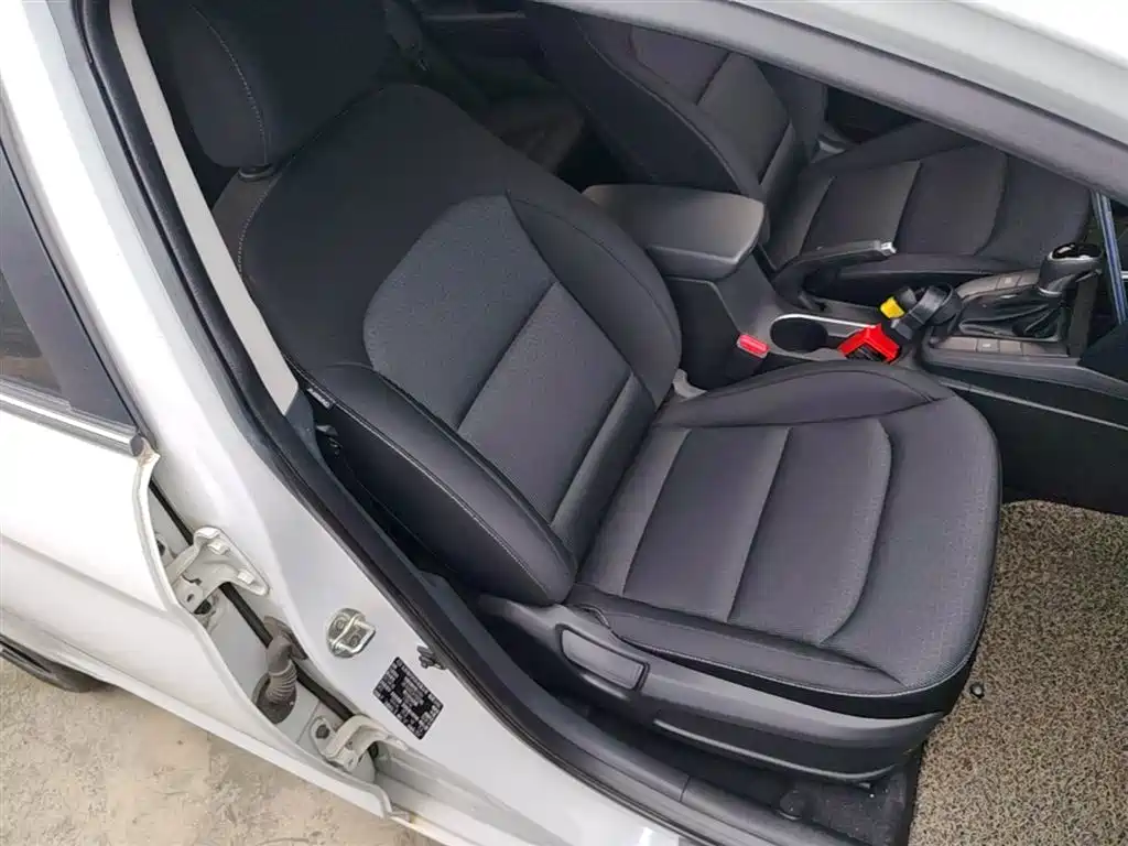 Hyundai Elantra 2018 1.4T DCT Dynamic·Vitality Model фото 25