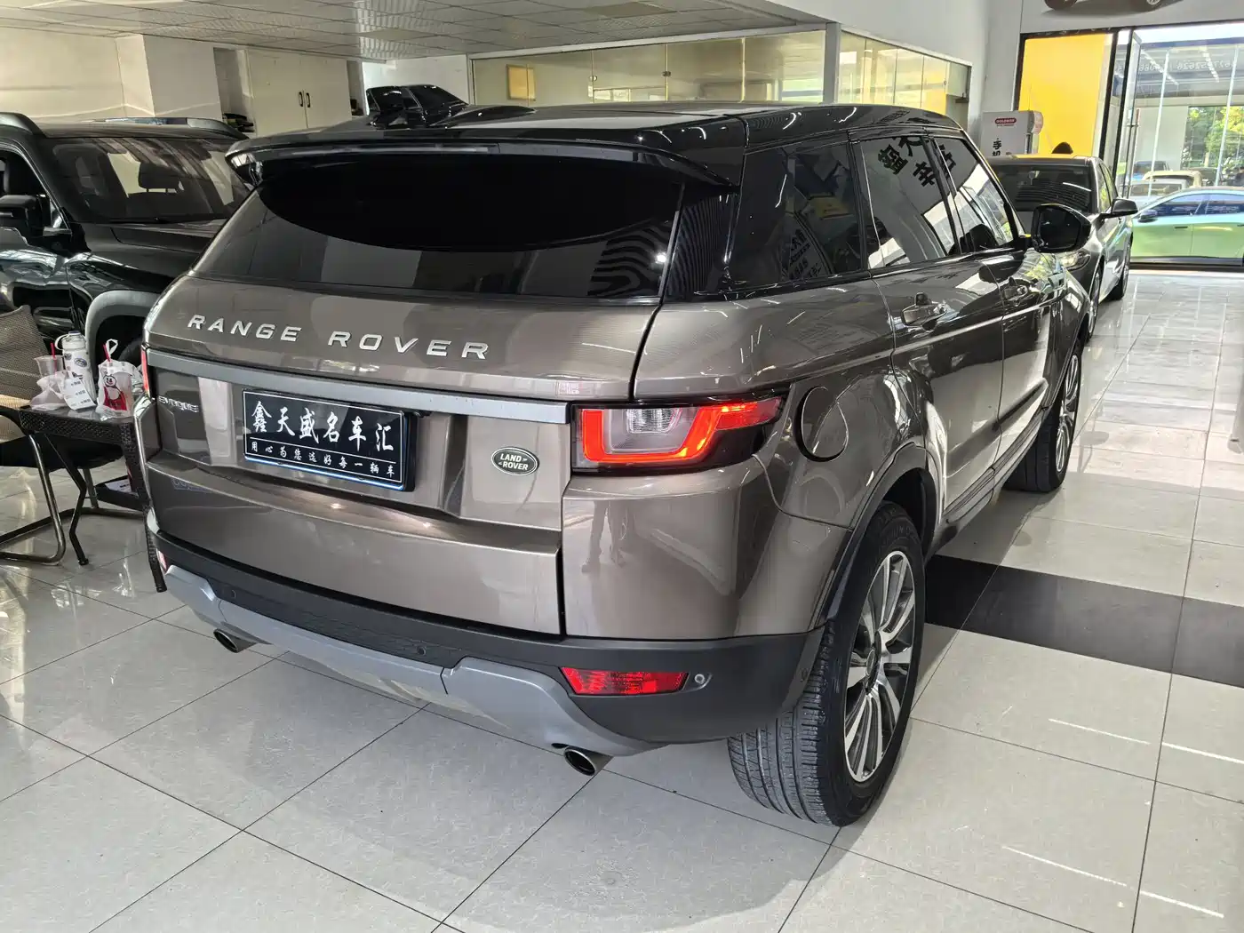 Land Rover Range Rover Evoque 2018 240PS SE Smart Edition фото 15