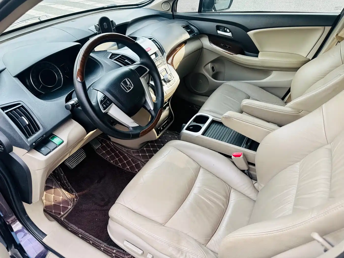 Фото 7 - Honda Odyssey