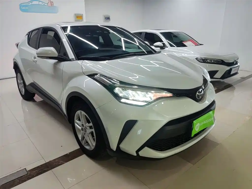 Toyota C-HR 2023 Model 2.0L Comfort Edition фото 4