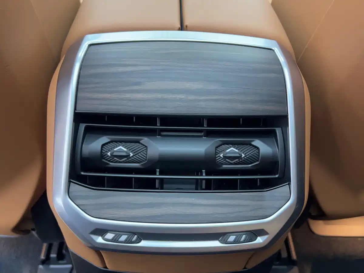 BMW 7 Series 2023 Model 735Li M Sport Package фото 12