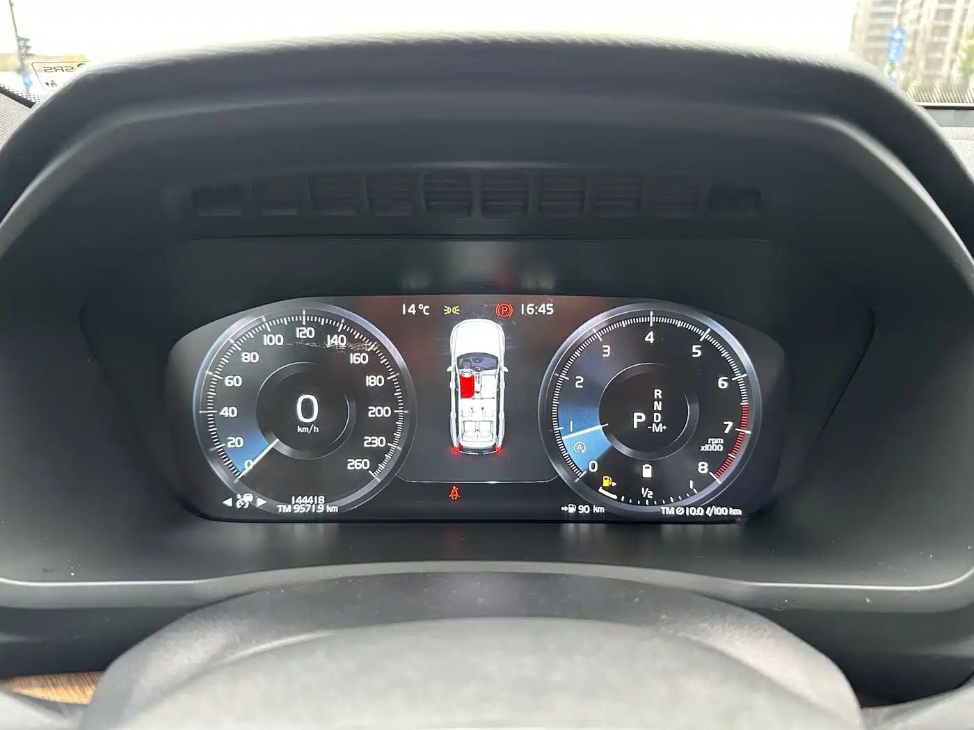 VOLVO XC90