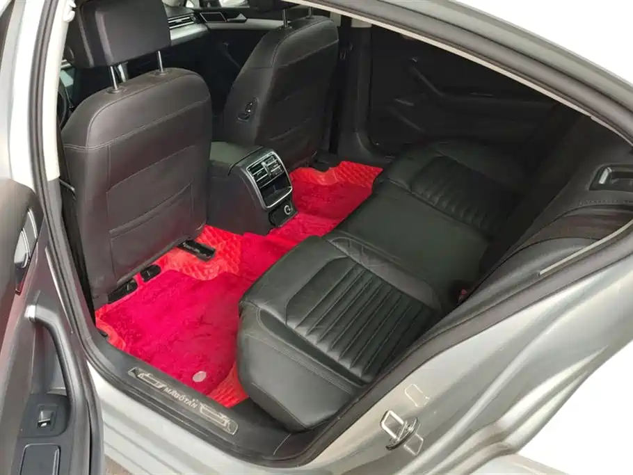 Volkswagen Magotan 2018 330TSI DSG Leading фото 11