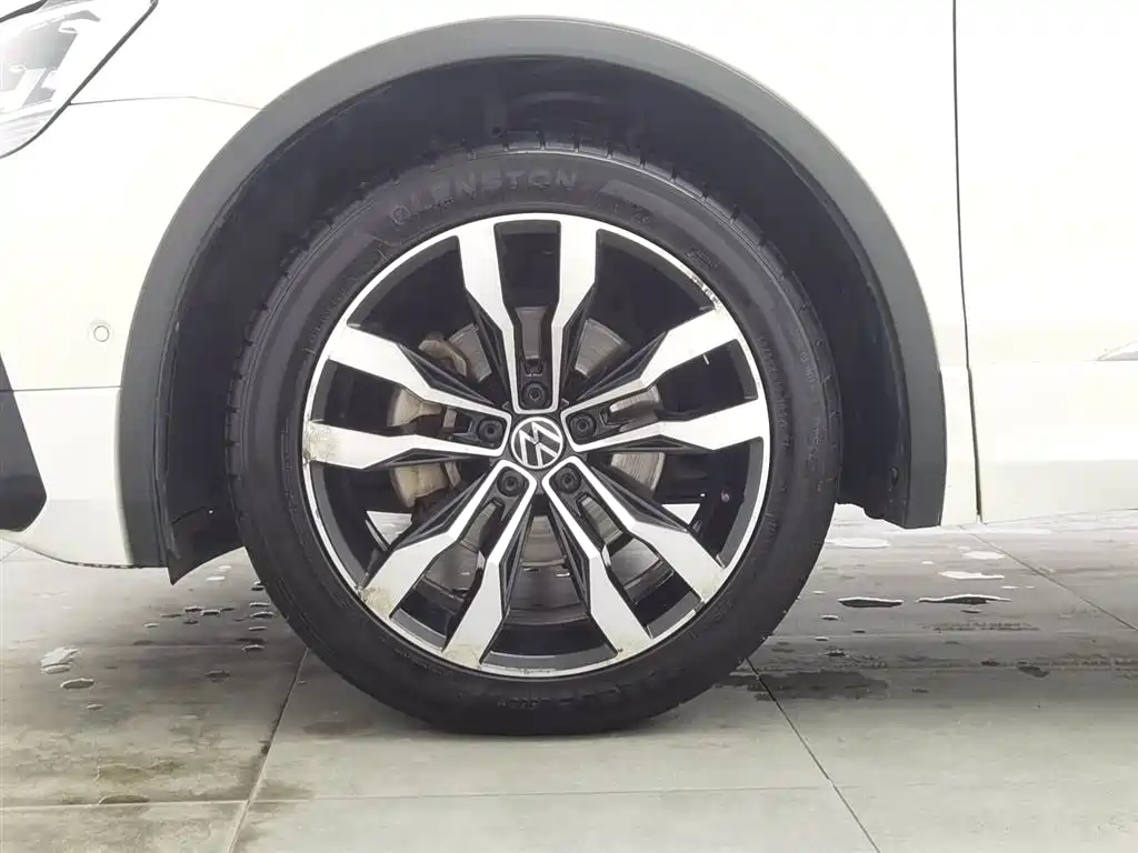 Volkswagen Tiguan L 2021 330TSI Automatic 2WD R-Line Premium фото 17