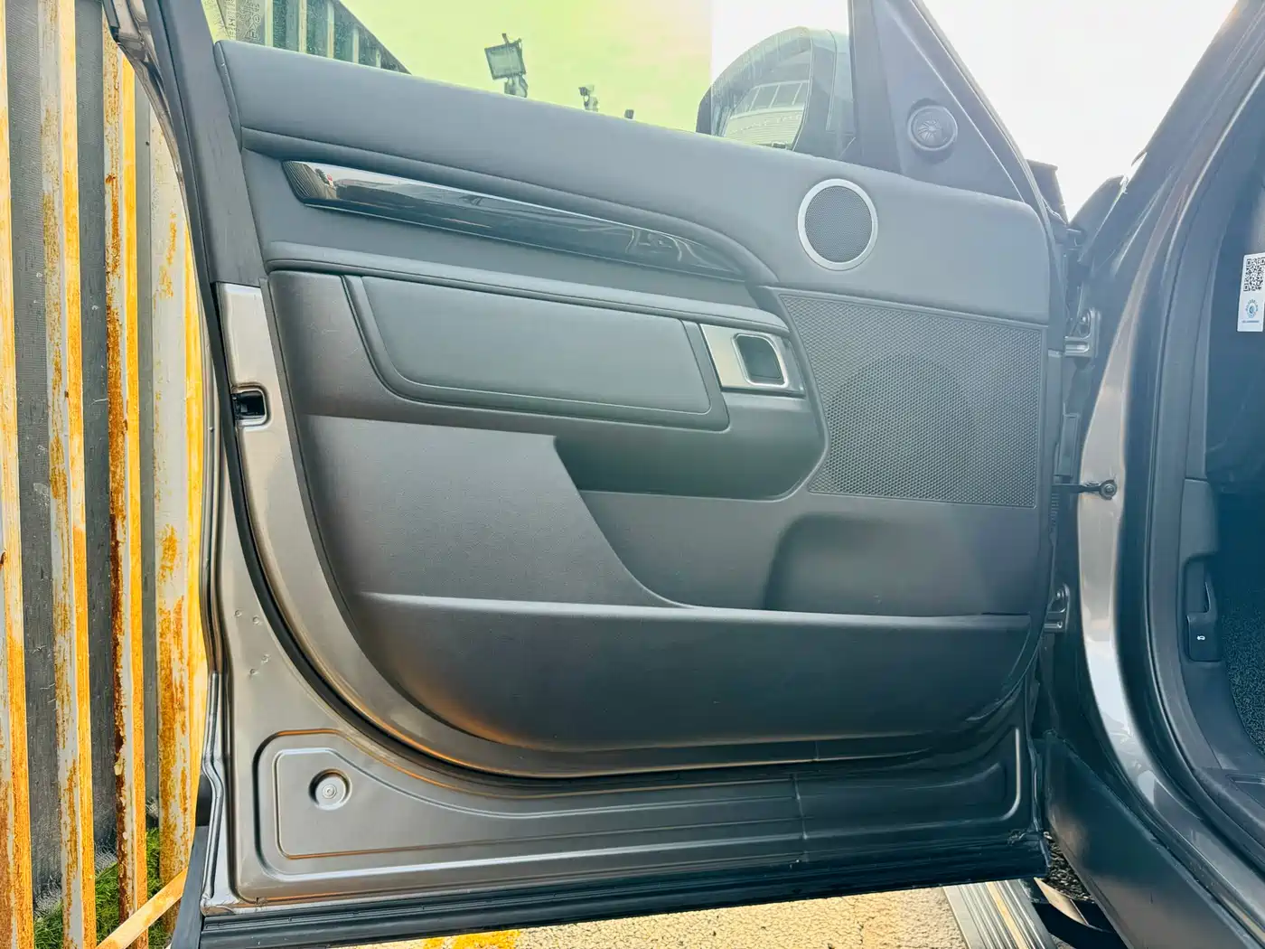 Land Rover Discovery 2017 3.0 SC V6 SE фото 12