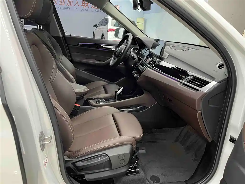 BMW X1 2022 sDrive20Li Premium фото 14
