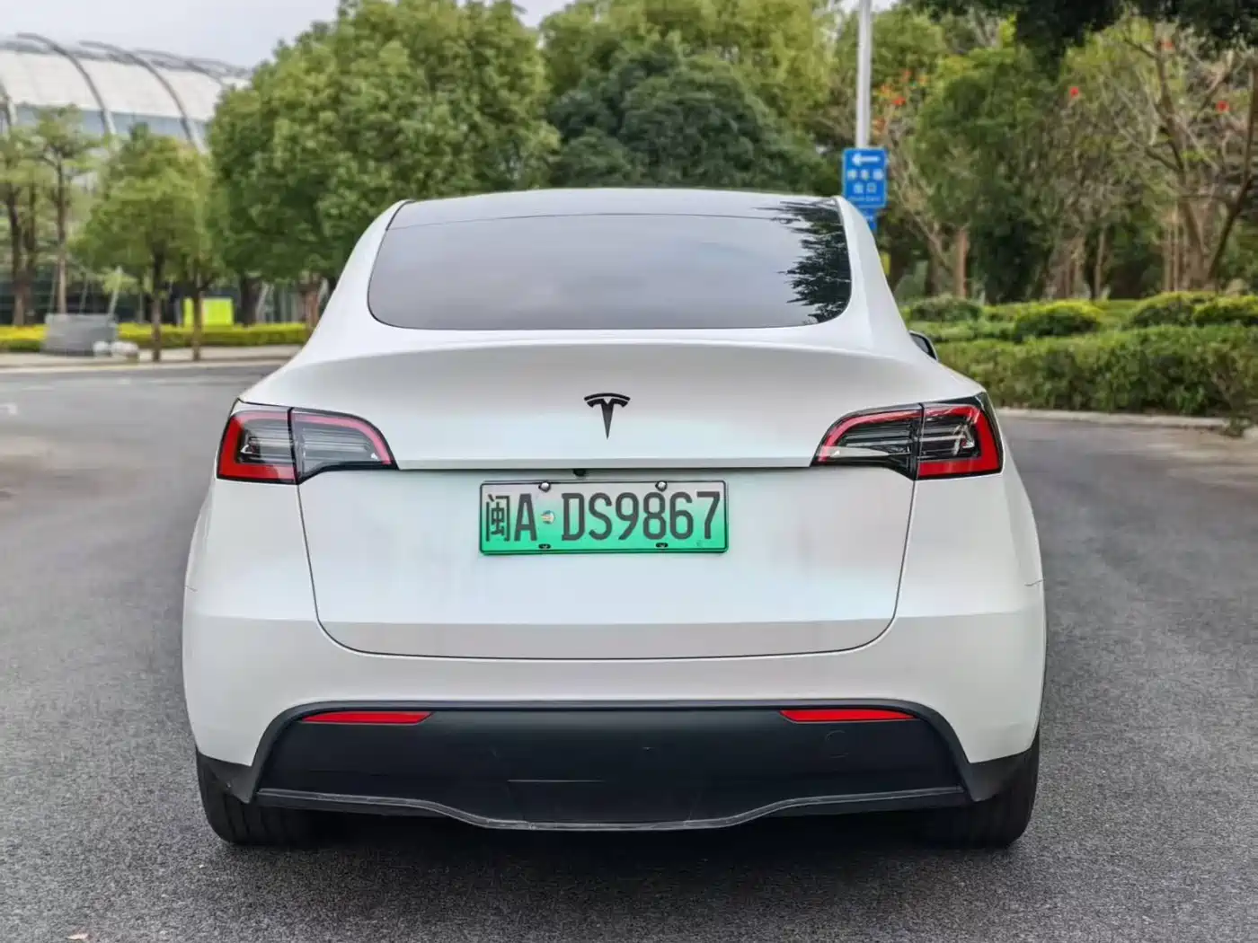 TESLA MODEL Y