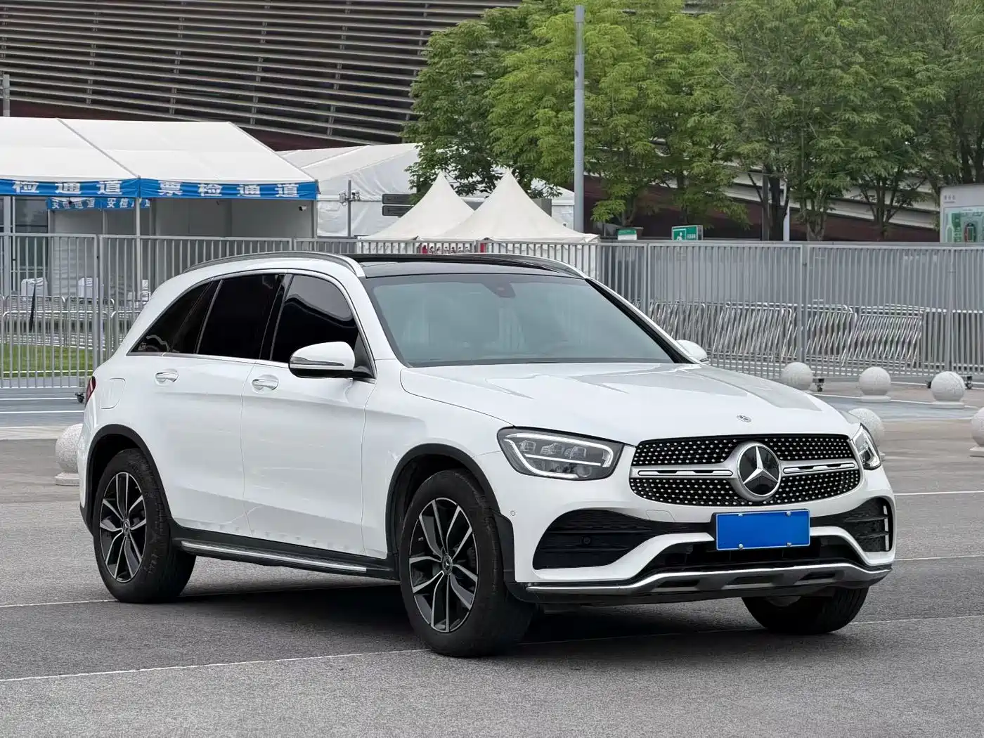 Mercedes-Benz GLC 2022 Model GLC 260 L 4MATIC Luxury Edition фото 3