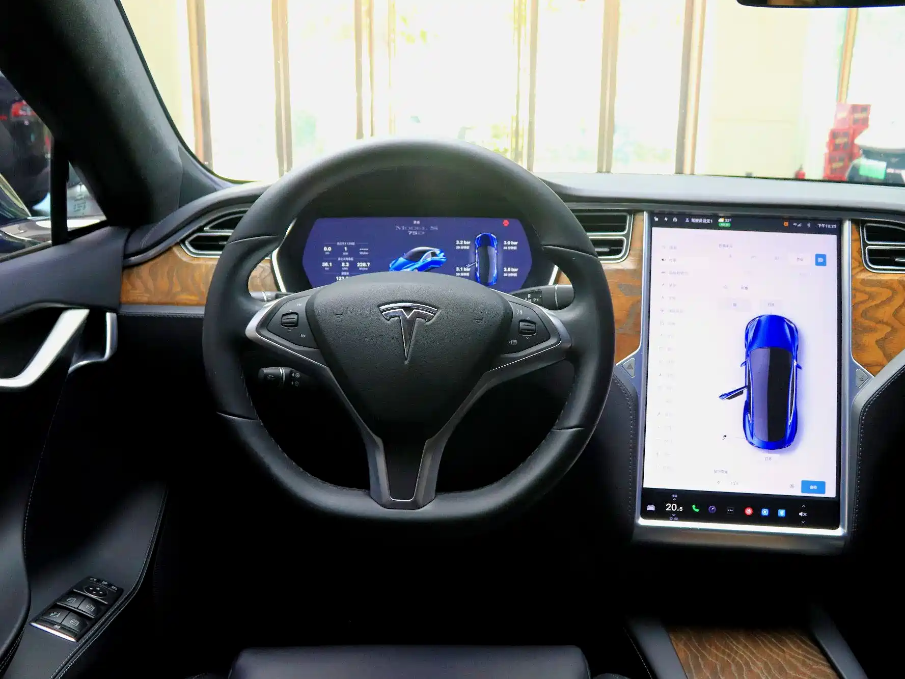 Фото 10 - Tesla Model S