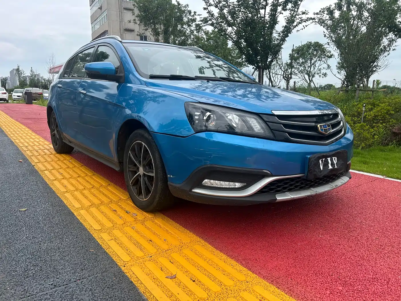 Photo 3 - Geely Emgrand
