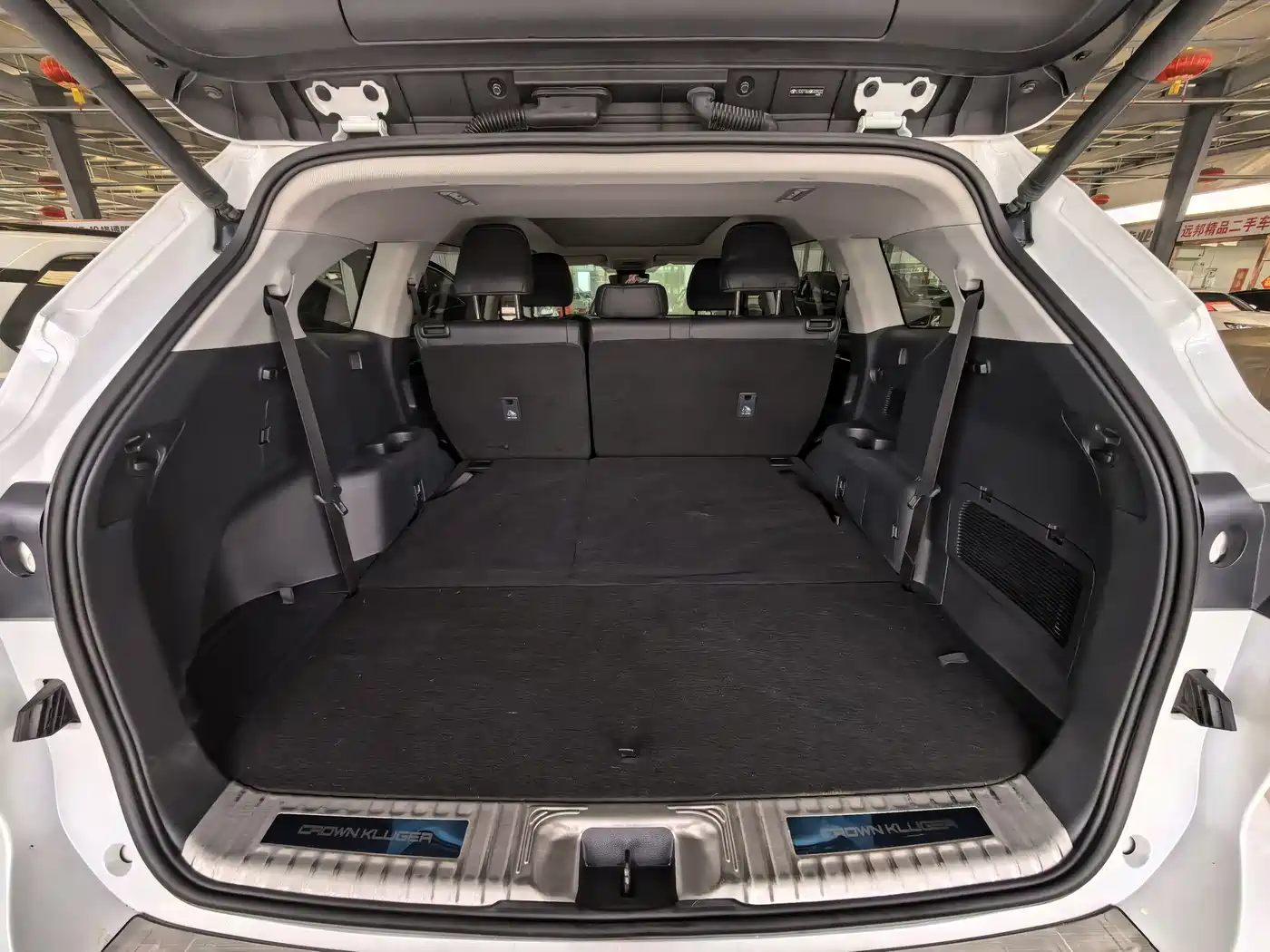 Toyota Highlander 2022 Model Dual Engine 2.5L 4WD Premium Edition 7-Seater фото 12