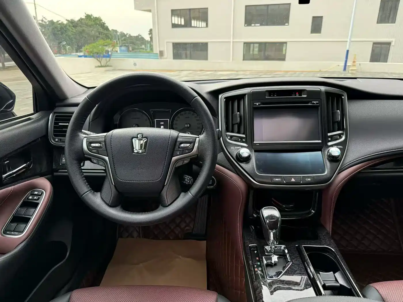 Toyota Crown 2018 2.0T Sport Edition фото 6