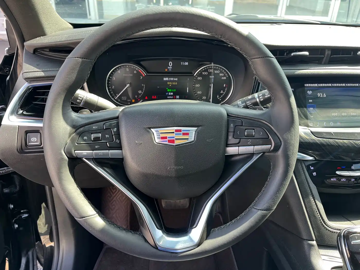 CADILLAC XT6