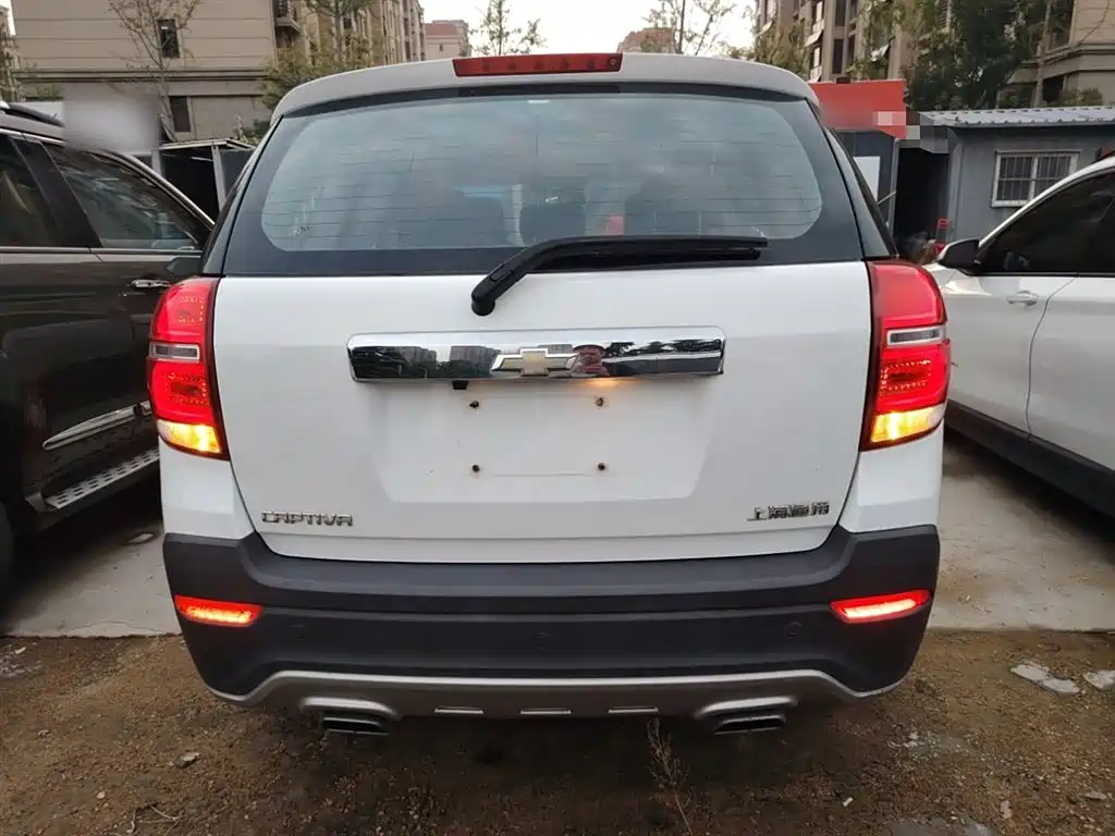 Chevrolet Captiva 2015 2.4L 2WD Urban Edition 5-seater фото 26