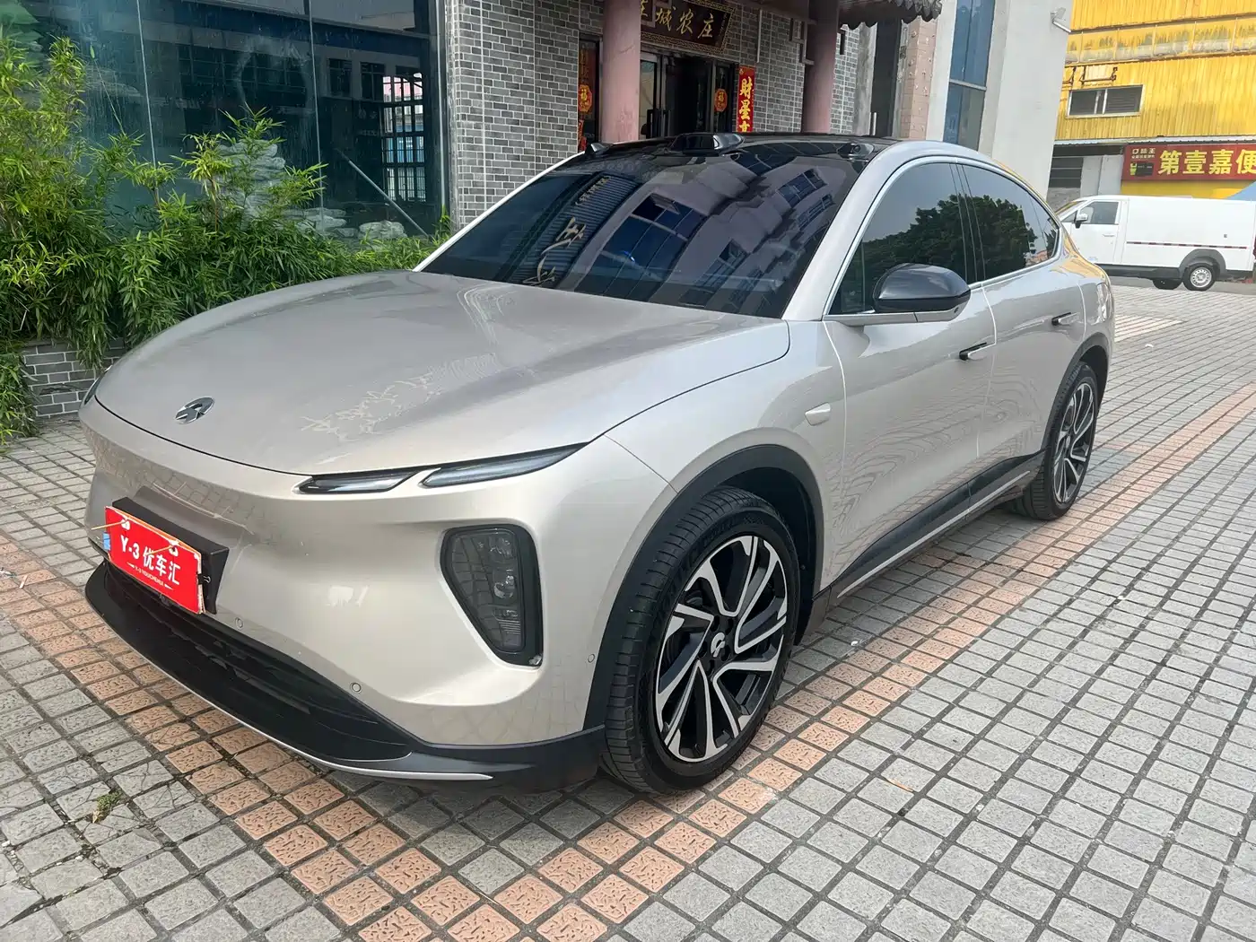 Nio EC6