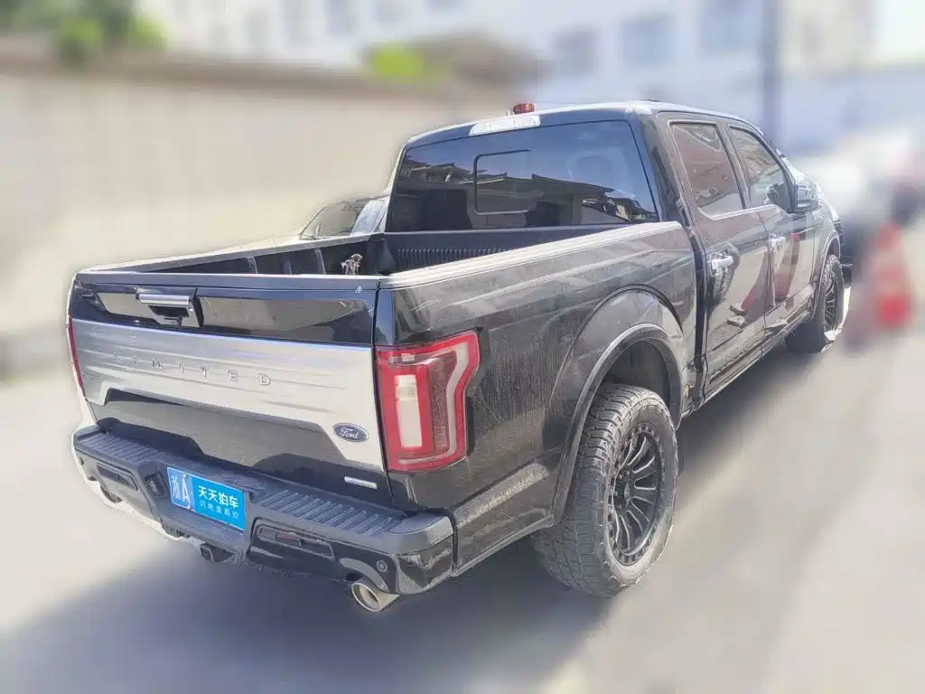 Фото 2 - Ford F-150 Raptor