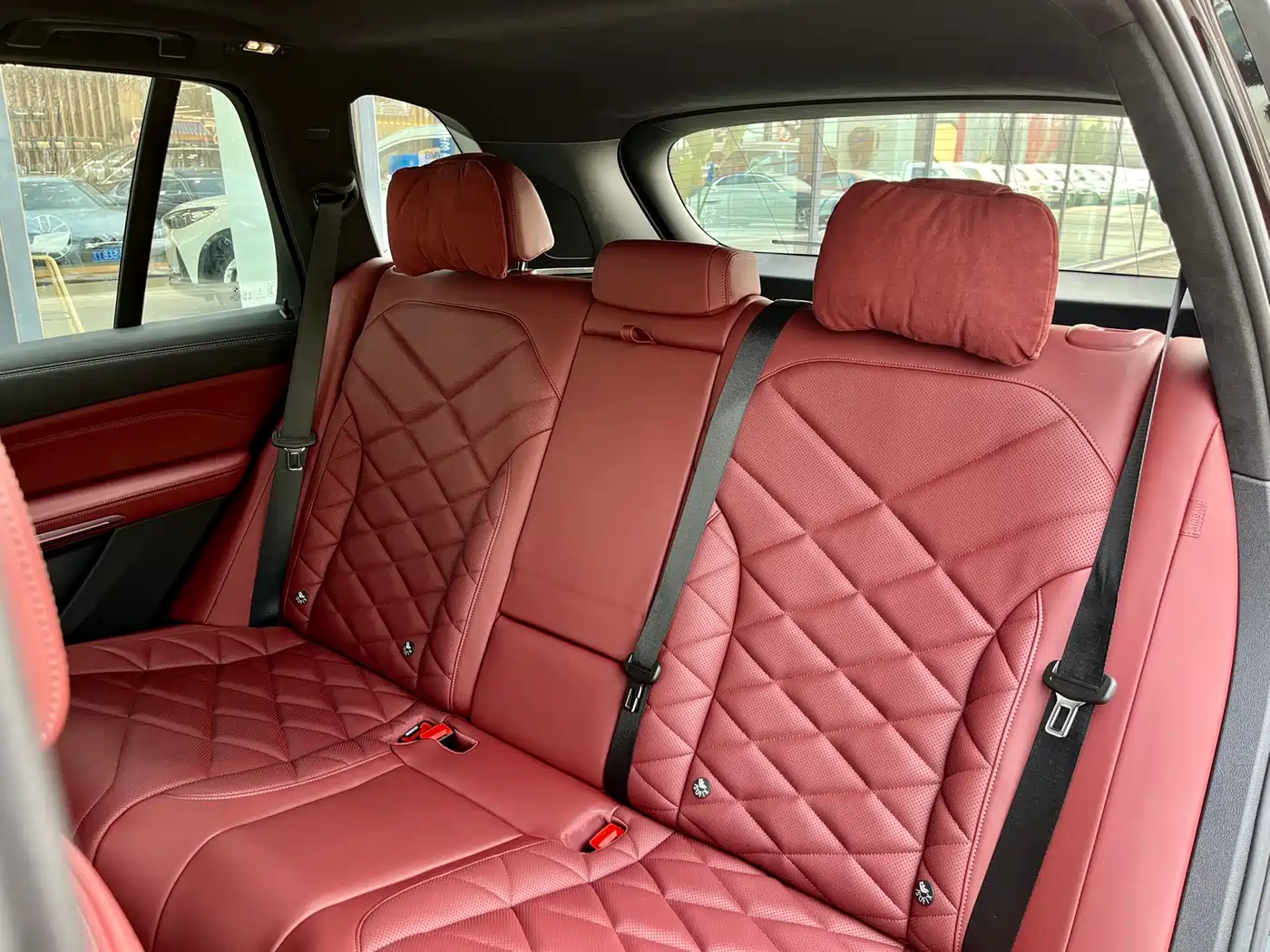 BMW X5 2025 Model xDrive 40Li M Sport Blackout Package фото 6