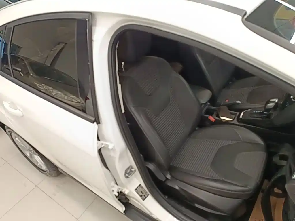 Фото 25 - Ford Focus