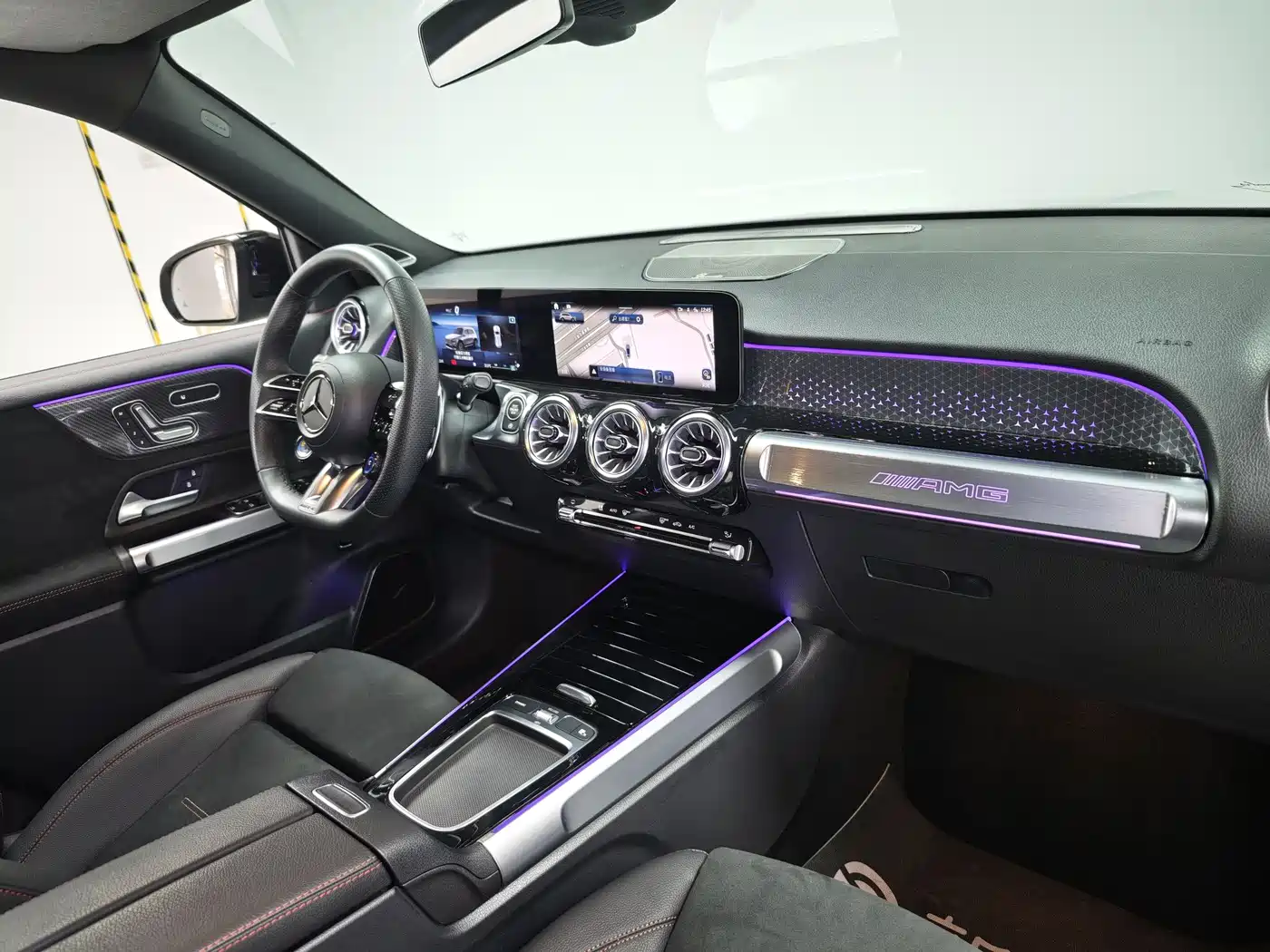 Mercedes-Benz GLB AMG 2024 AMG GLB 35 4MATIC фото 15