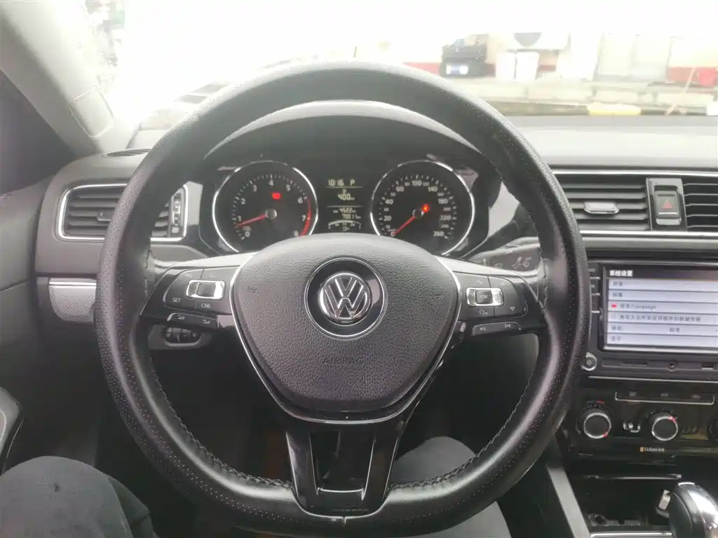 Volkswagen Sagitar 2018 1.6L Automatic Comfort фото 3