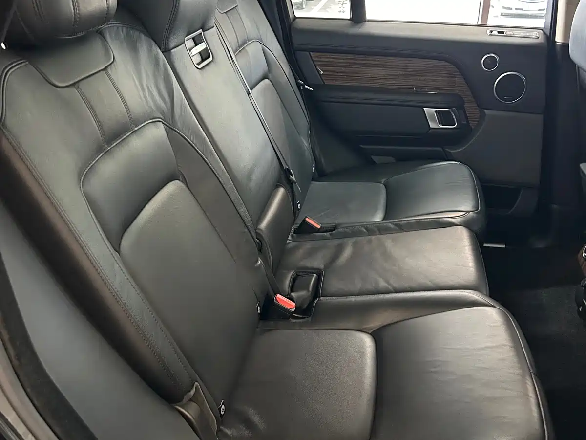 Land Rover Range Rover 2019 3.0 SC V6 Golden Age Edition фото 29