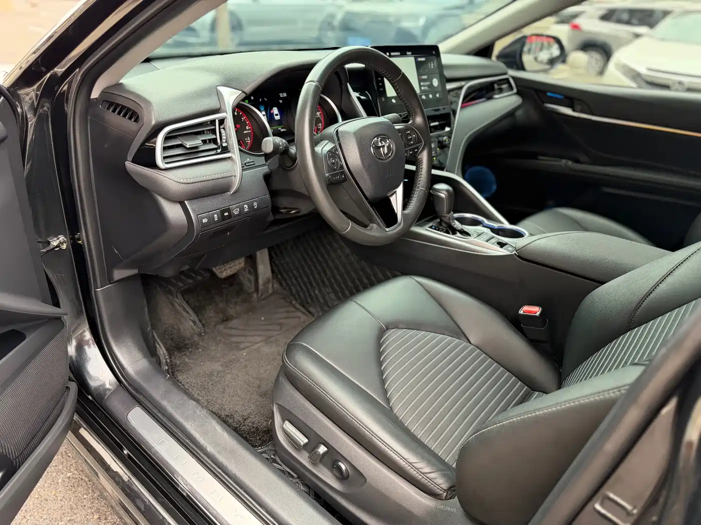 Toyota Camry 2023 2.0S Knight Edition фото 13