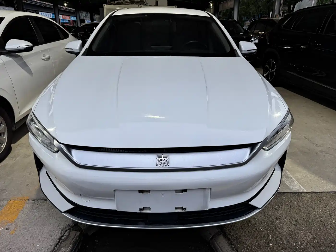 Photo 2 - BYD Qin PLUS