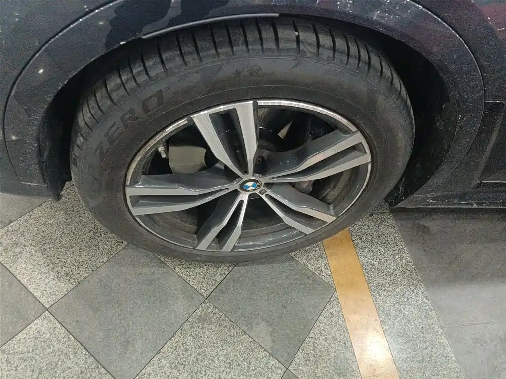 BMW X7 2022 xDrive40i Exclusive M Sport Package фото 23