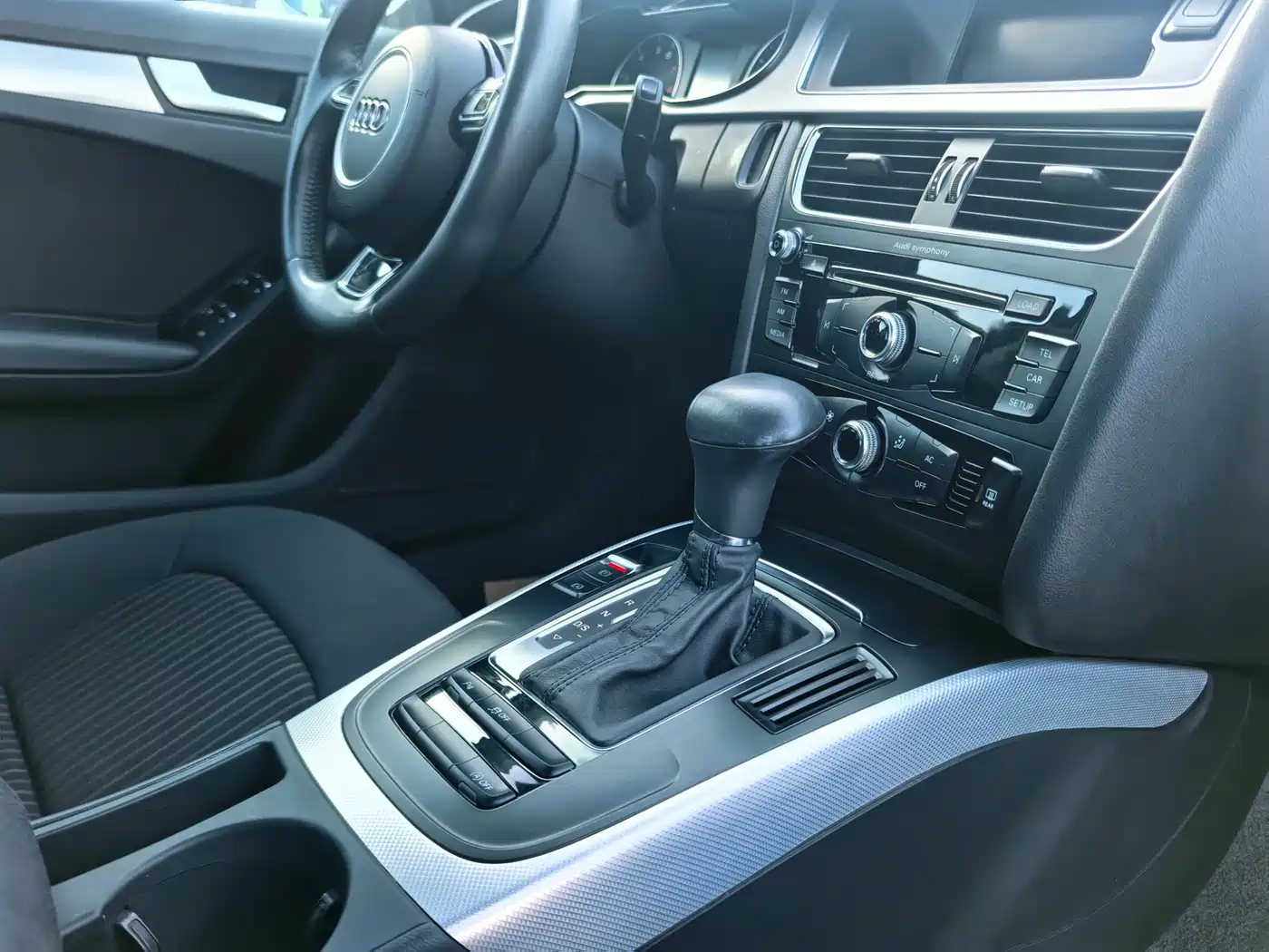Audi A4L 2013 35 TFSI Automatic Standard фото 4