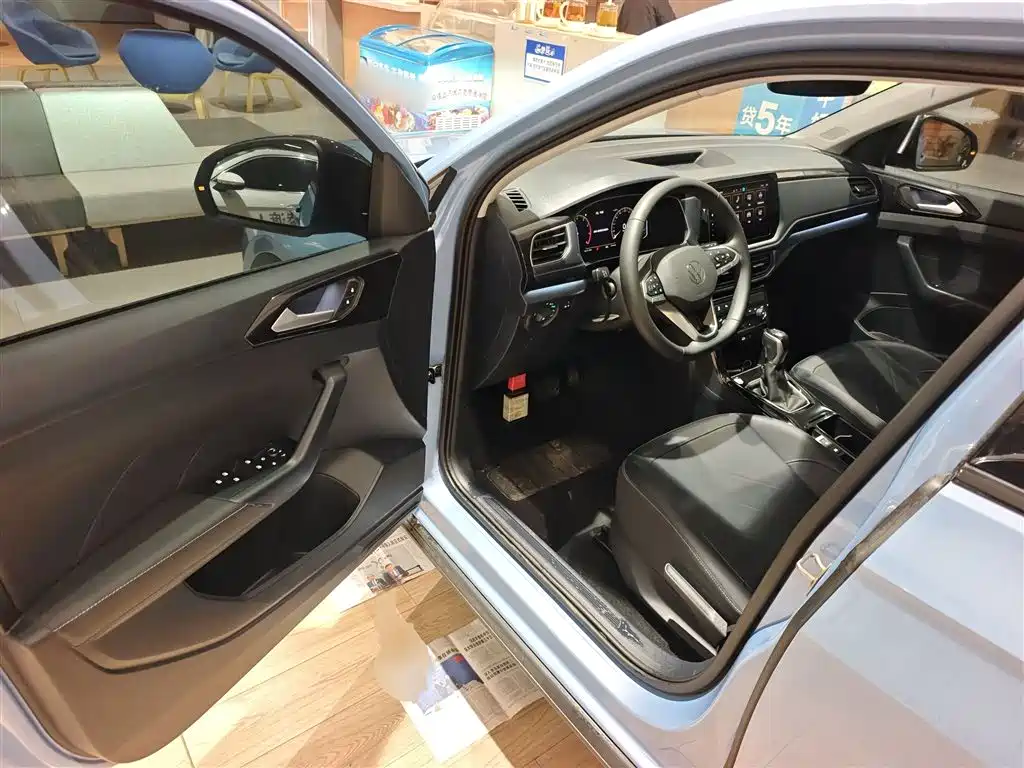 Volkswagen Tharu 2025 New Edge 300TSI Enjoyment Edition фото 12