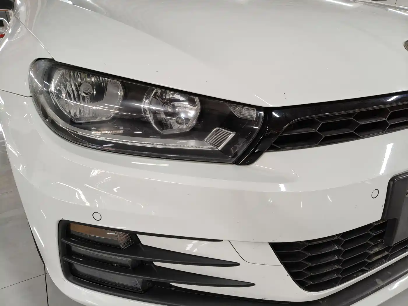 Volkswagen Scirocco 2015 1.4TSI Trend Edition фото 13