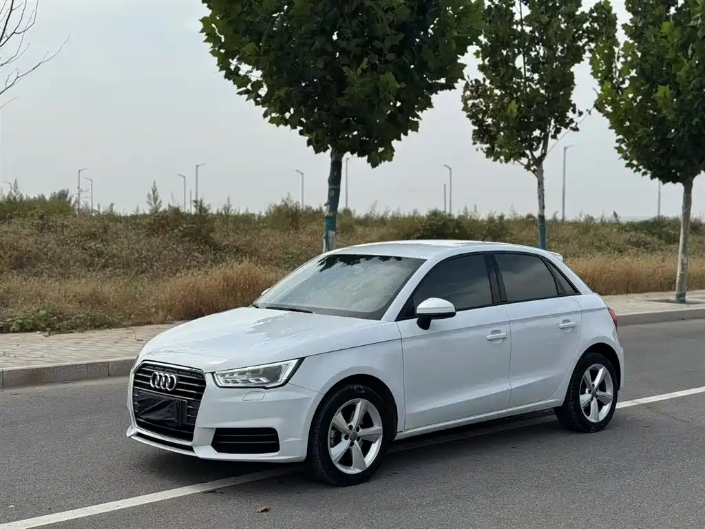 Audi A1 2016 30 TFSI Sportback Design Style Edition фото 2